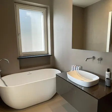 Riviera Wellness فيلة كيافاري